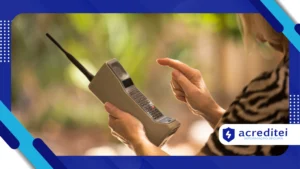Por que os telefones antigos tinham antenas enormes?