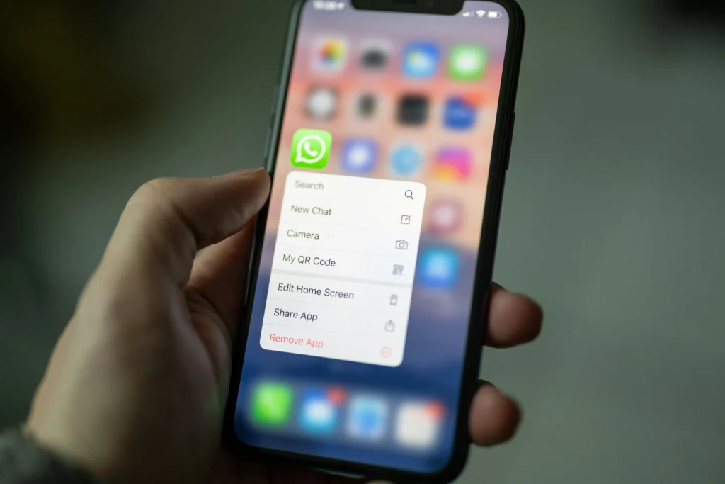 WhatsApp em dois perfis no iPhone: vale usar no trabalho diário?